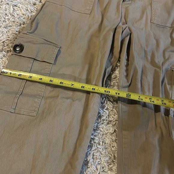 Khaki cargo style pants elastic ankles size medium EUC - Picture 16 of 16
